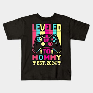 Going To Be Mom 2024 Leveled Up To Mommy 2024 Gamer Kids T-Shirt